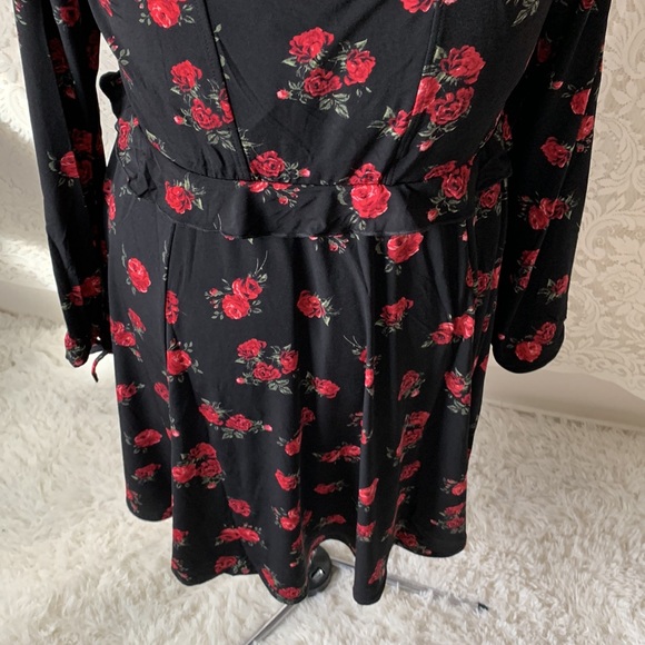 TORRID BLACK FLORAL JERSEY KNIT SKATER DRESS - Picture 11 of 14